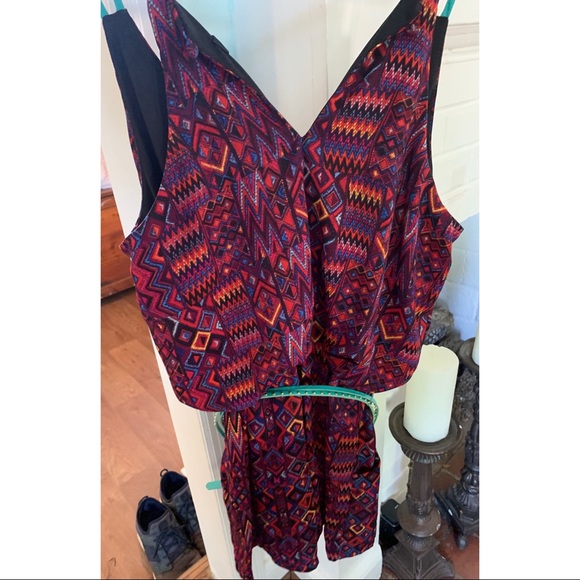 Patterned Romper with turquoise belt - Picture 2 of 6